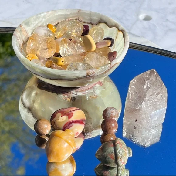 Smoky Quartz point, Mookite Jasper Heart, Green & Yellow Acorns, Onyx Bowl - Picture 5 of 17